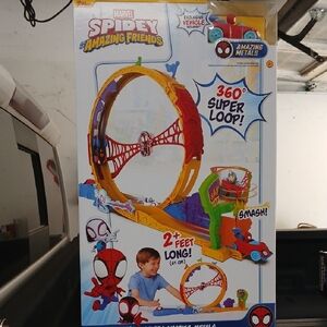Marvel Spidey Super Loop Track Set
